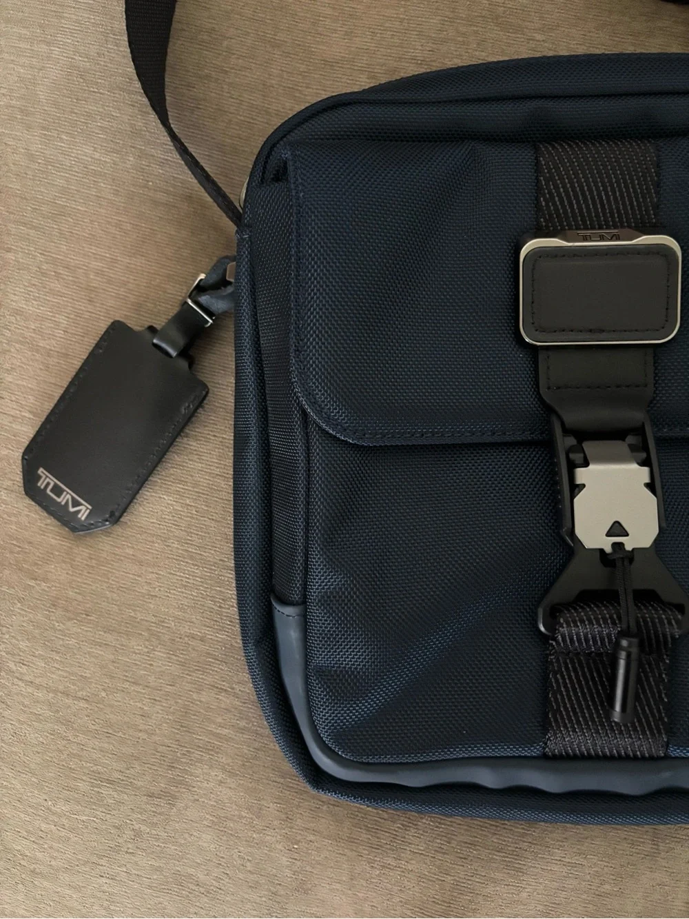 Tumi alpha bravo